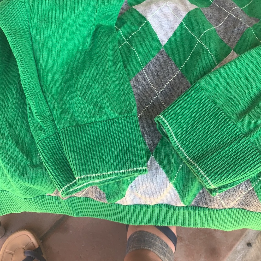 Men’s V-Neck argyle green sweater - Picture 4 of 8